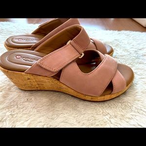 Clarks “Unstructured” Dusty Rose Wedges